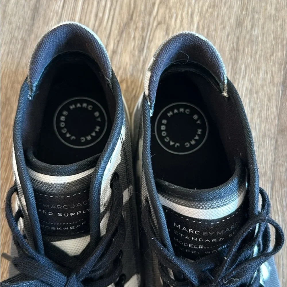 Marc Jacobs Black and White High-Top Sneakers - Picture 5 of 6